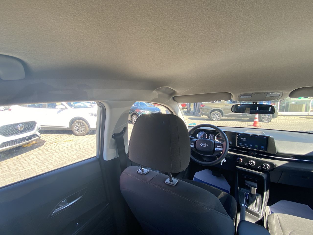 HYUNDAI - 16