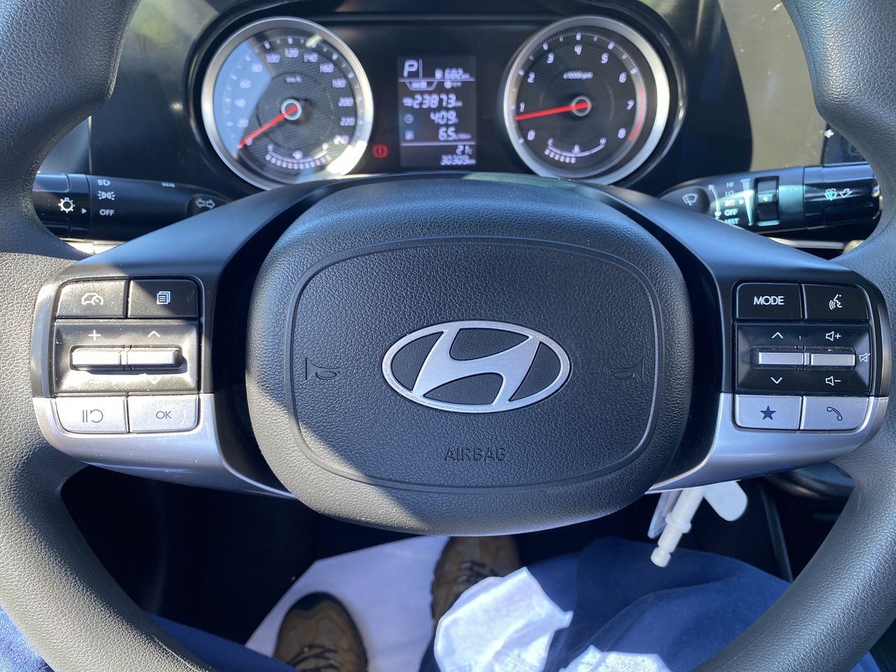 HYUNDAI - 25
