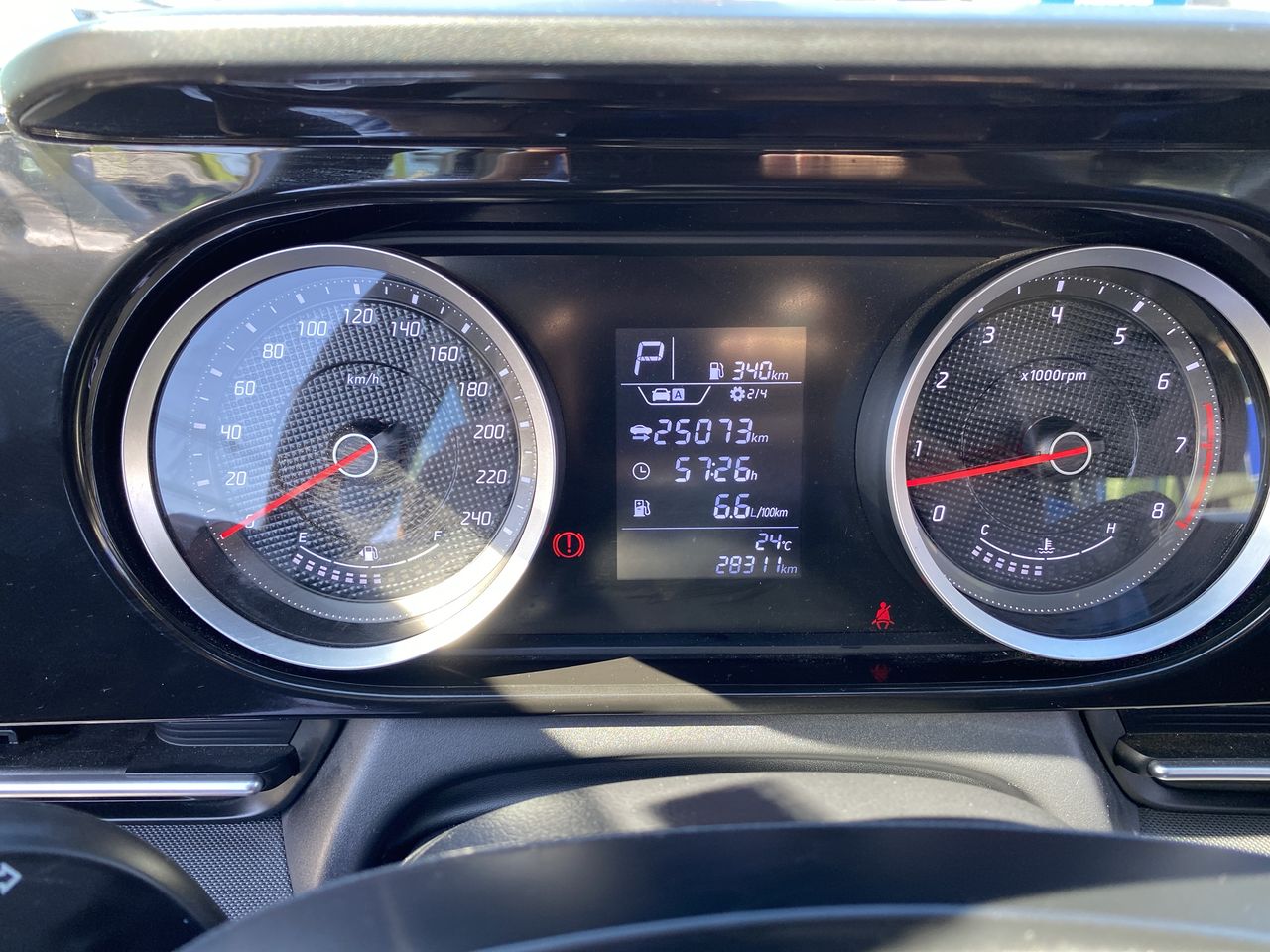 HYUNDAI - 27