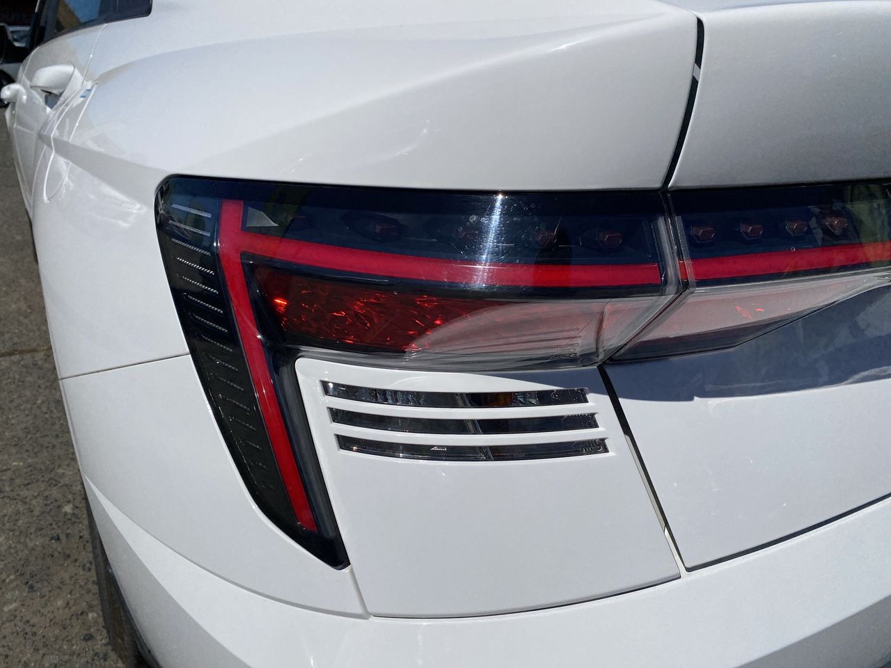 HYUNDAI - 20