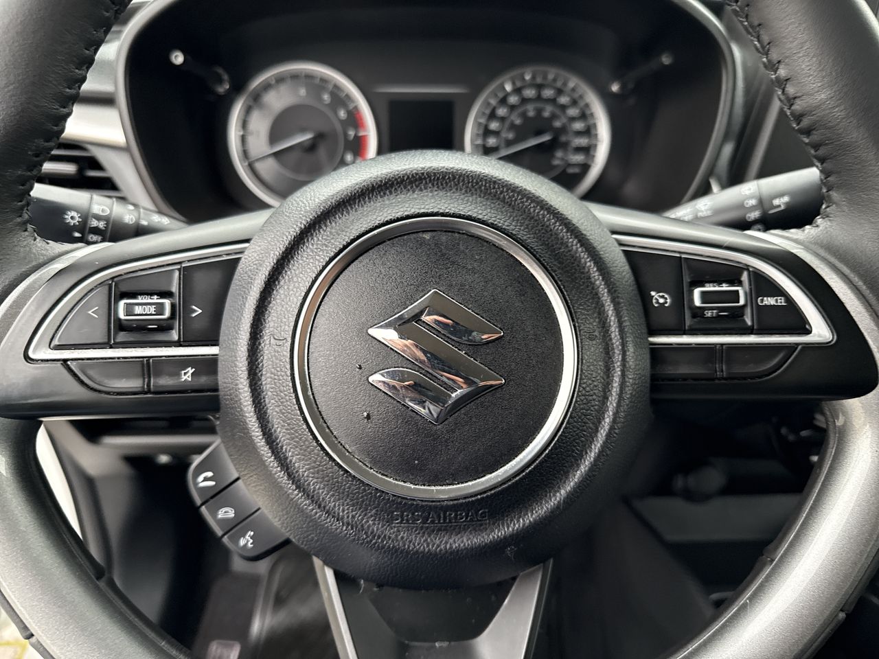 Suzuki Baleno — foto 27 de 35