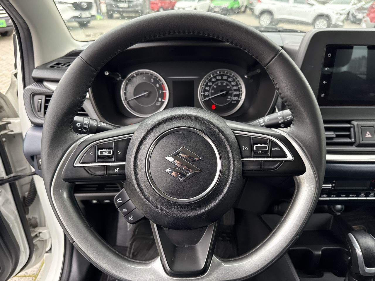 Suzuki Baleno — foto 26 de 35