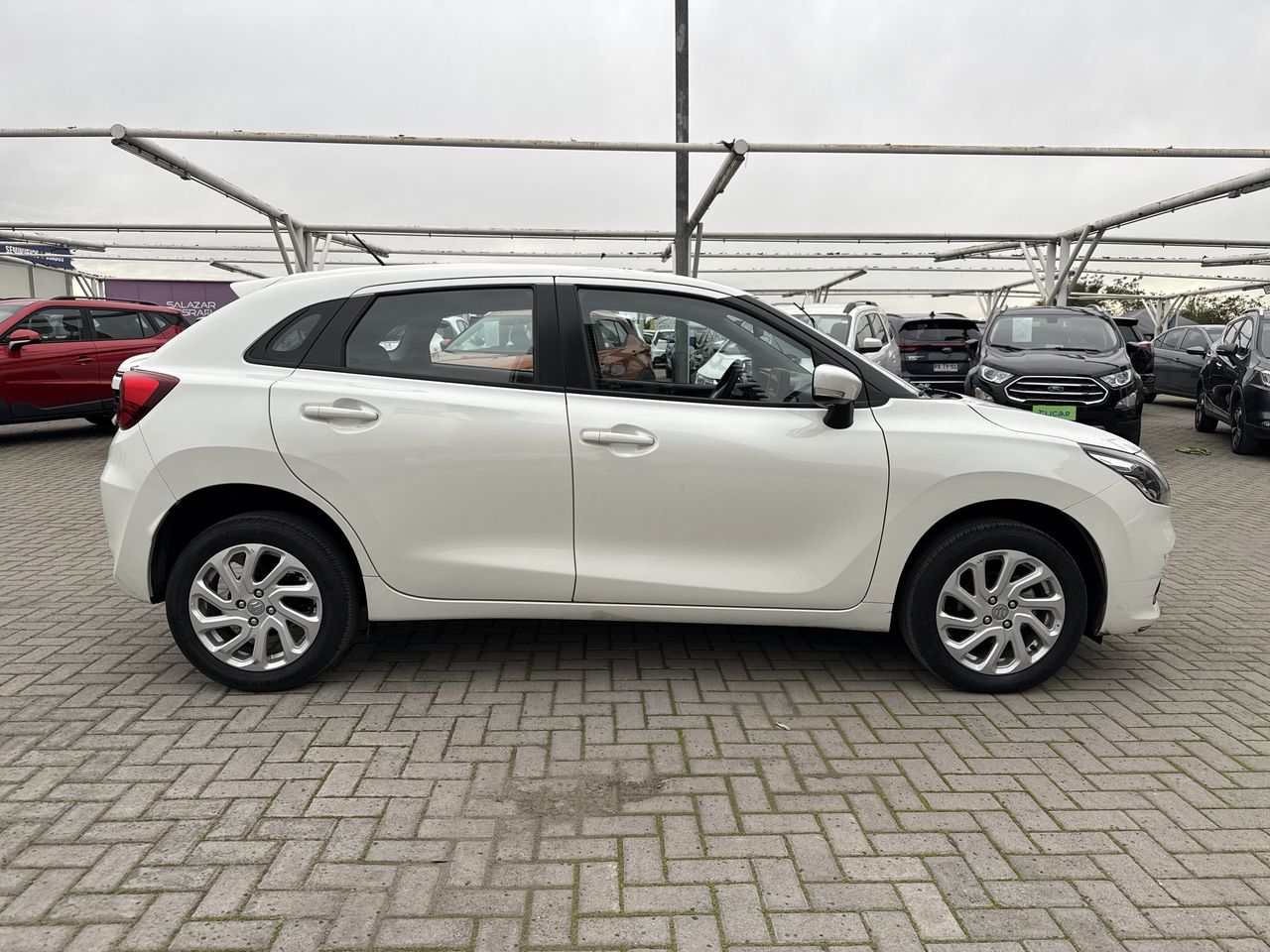 Suzuki Baleno — foto 9 de 35
