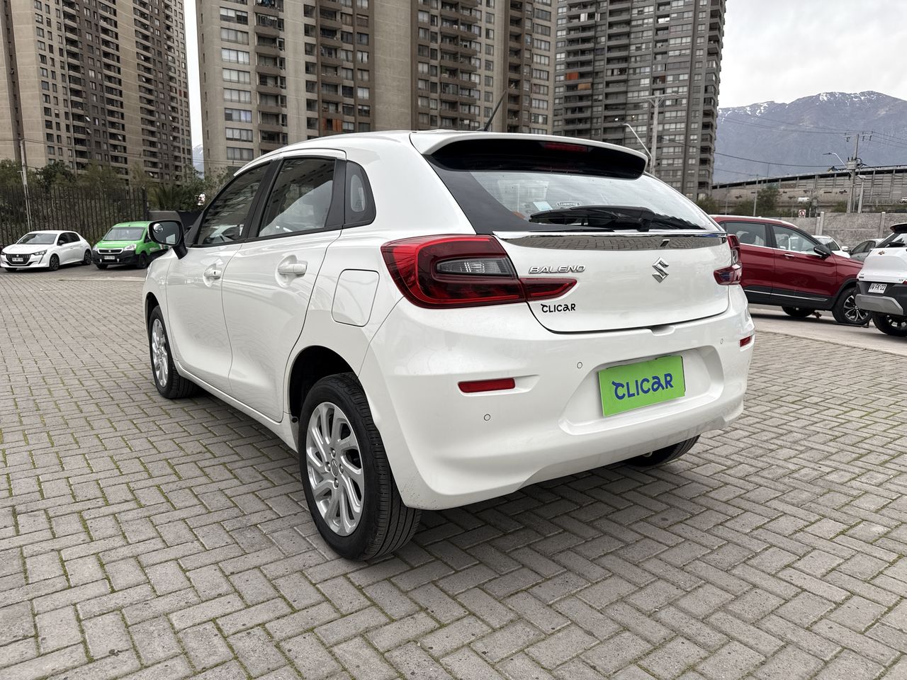 Suzuki Baleno — foto 6 de 35