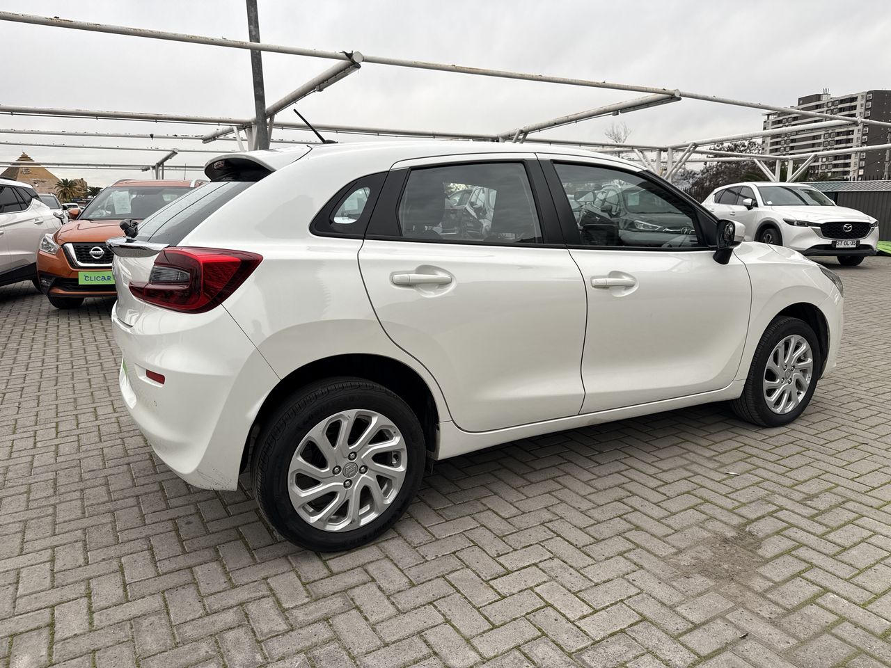 Suzuki Baleno — foto 8 de 35