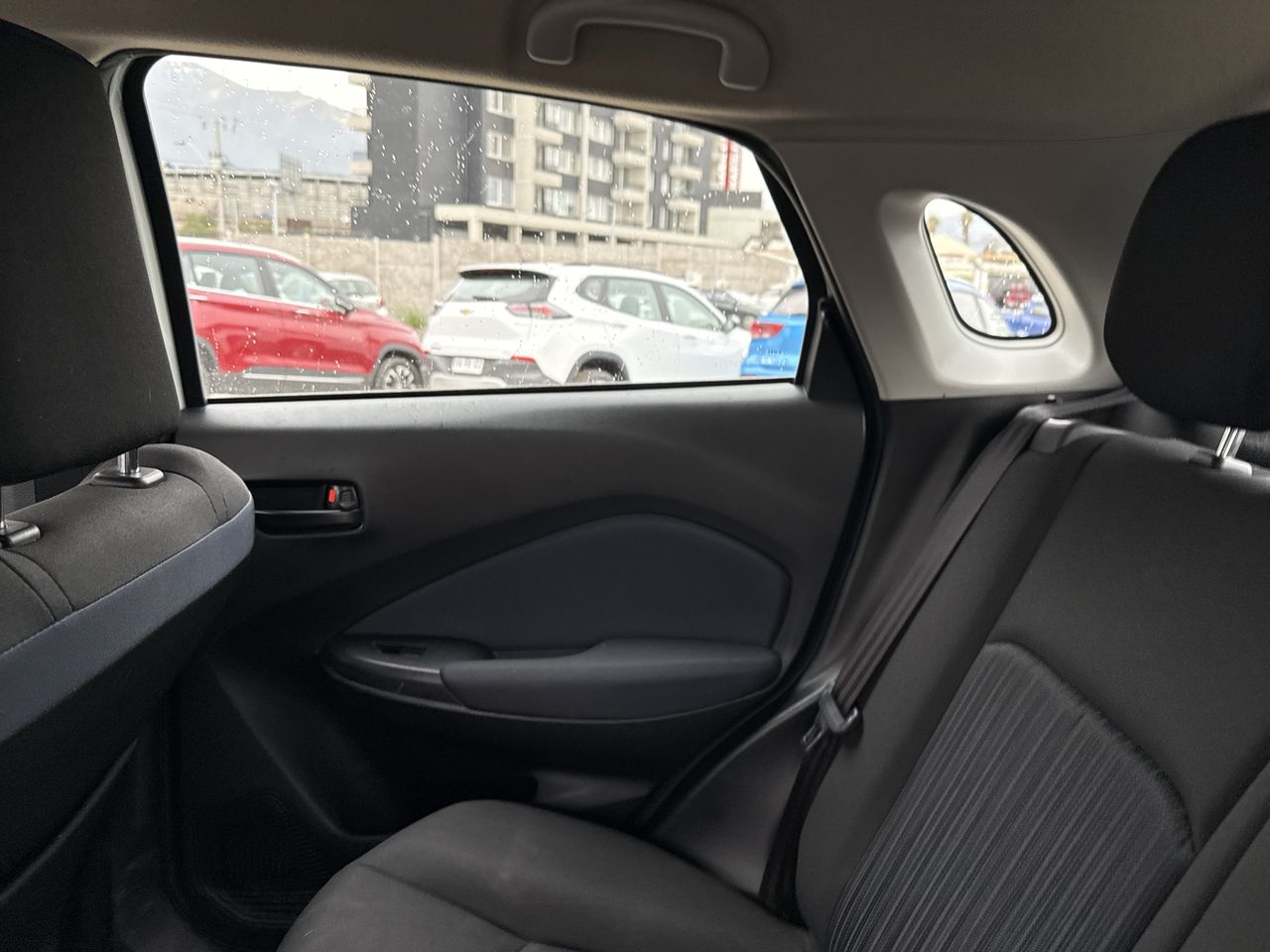 Suzuki Baleno — foto 13 de 35