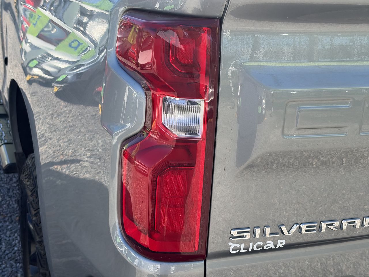 Chevrolet Silverado — foto 12 de 20