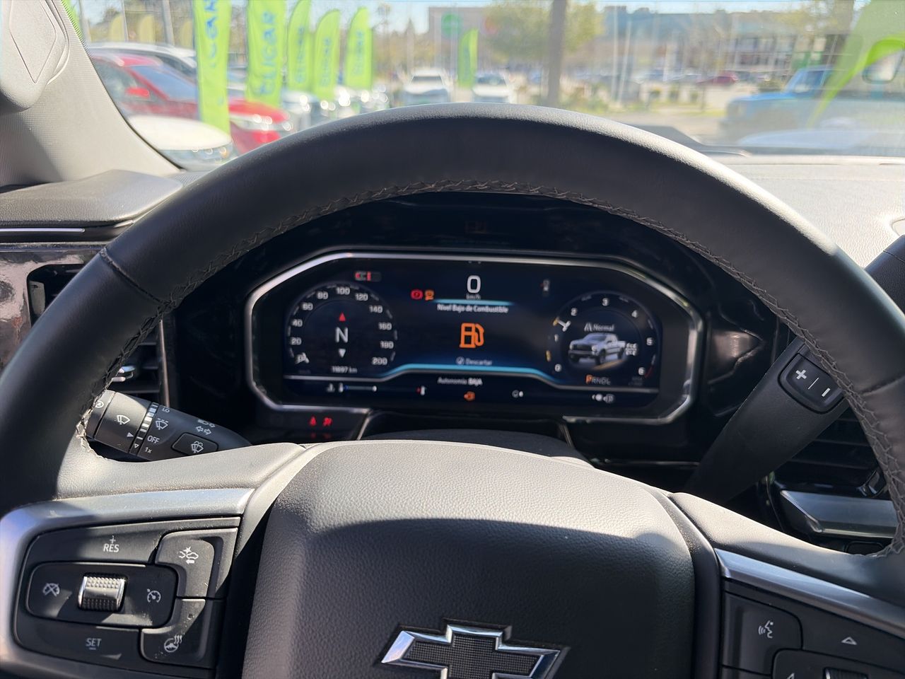 Chevrolet Silverado — foto 16 de 20