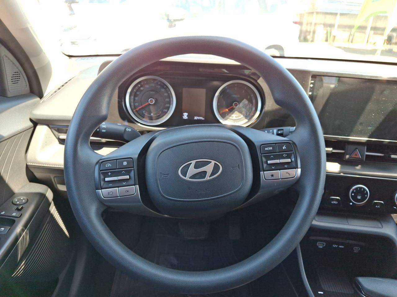 HYUNDAI - 25