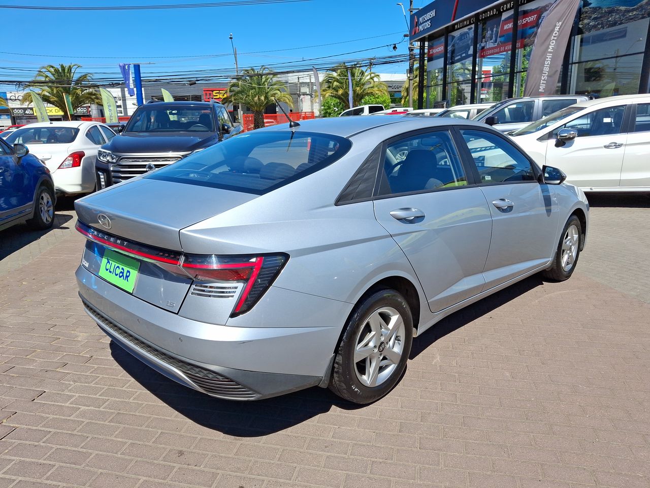 HYUNDAI - 7