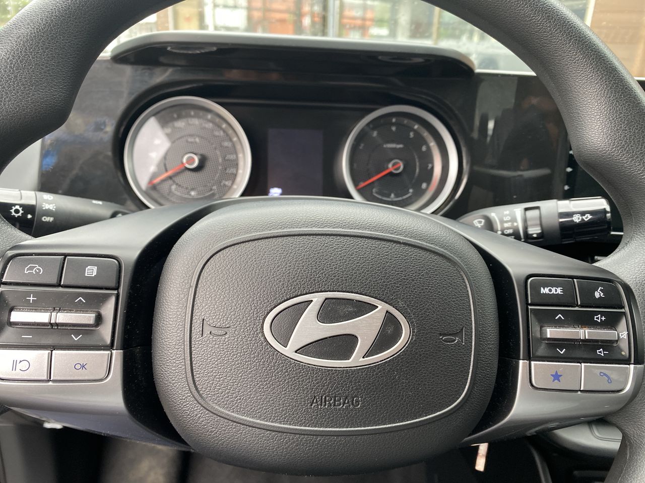 HYUNDAI - 25