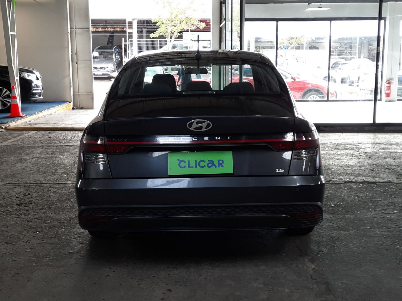 HYUNDAI - 6
