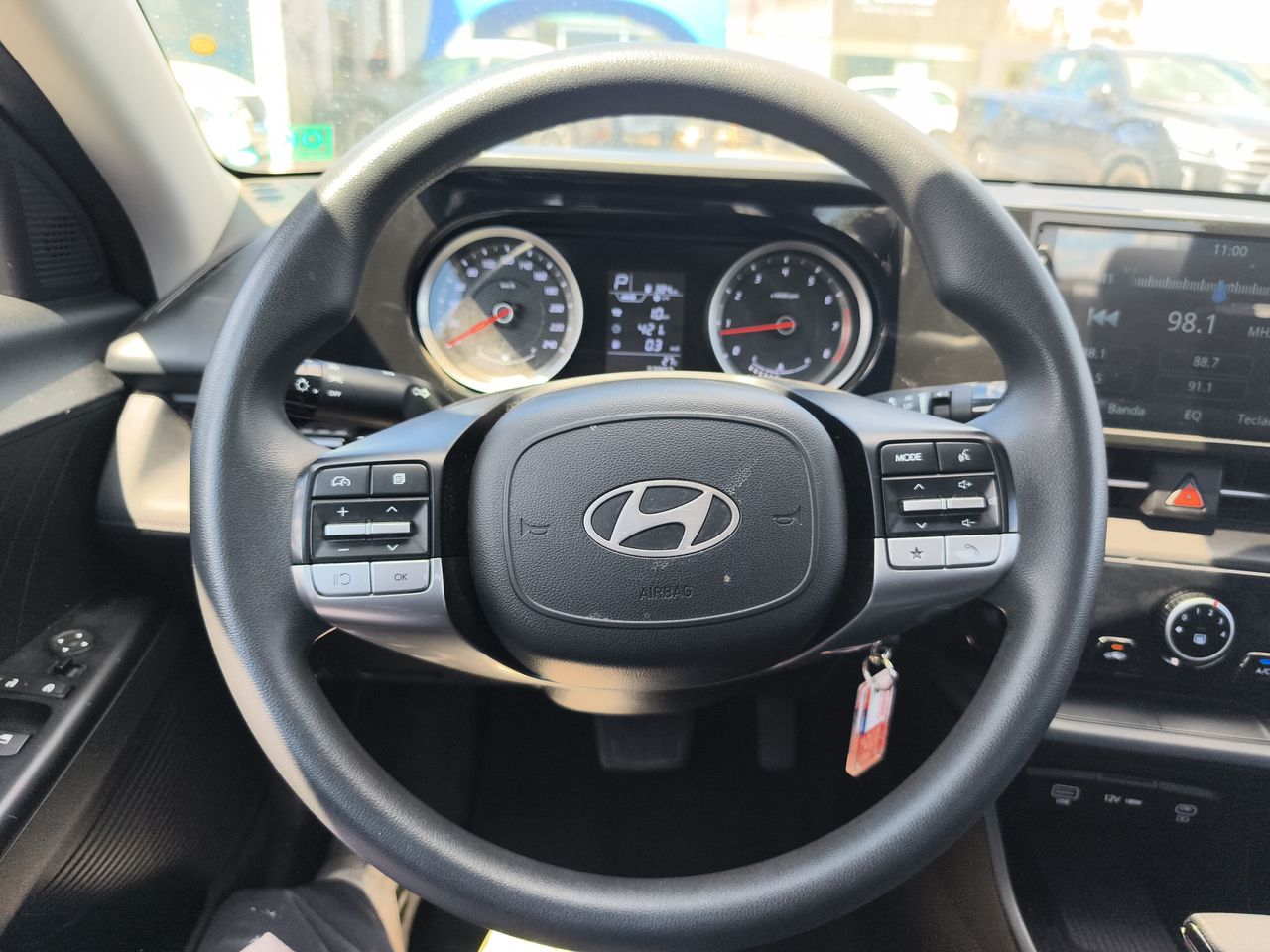 HYUNDAI - 23