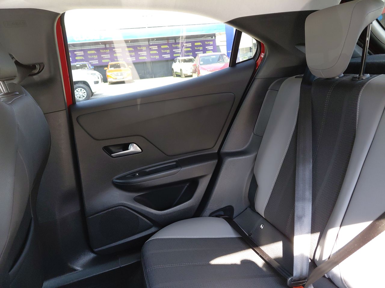 Opel Mokka — foto 13 de 34