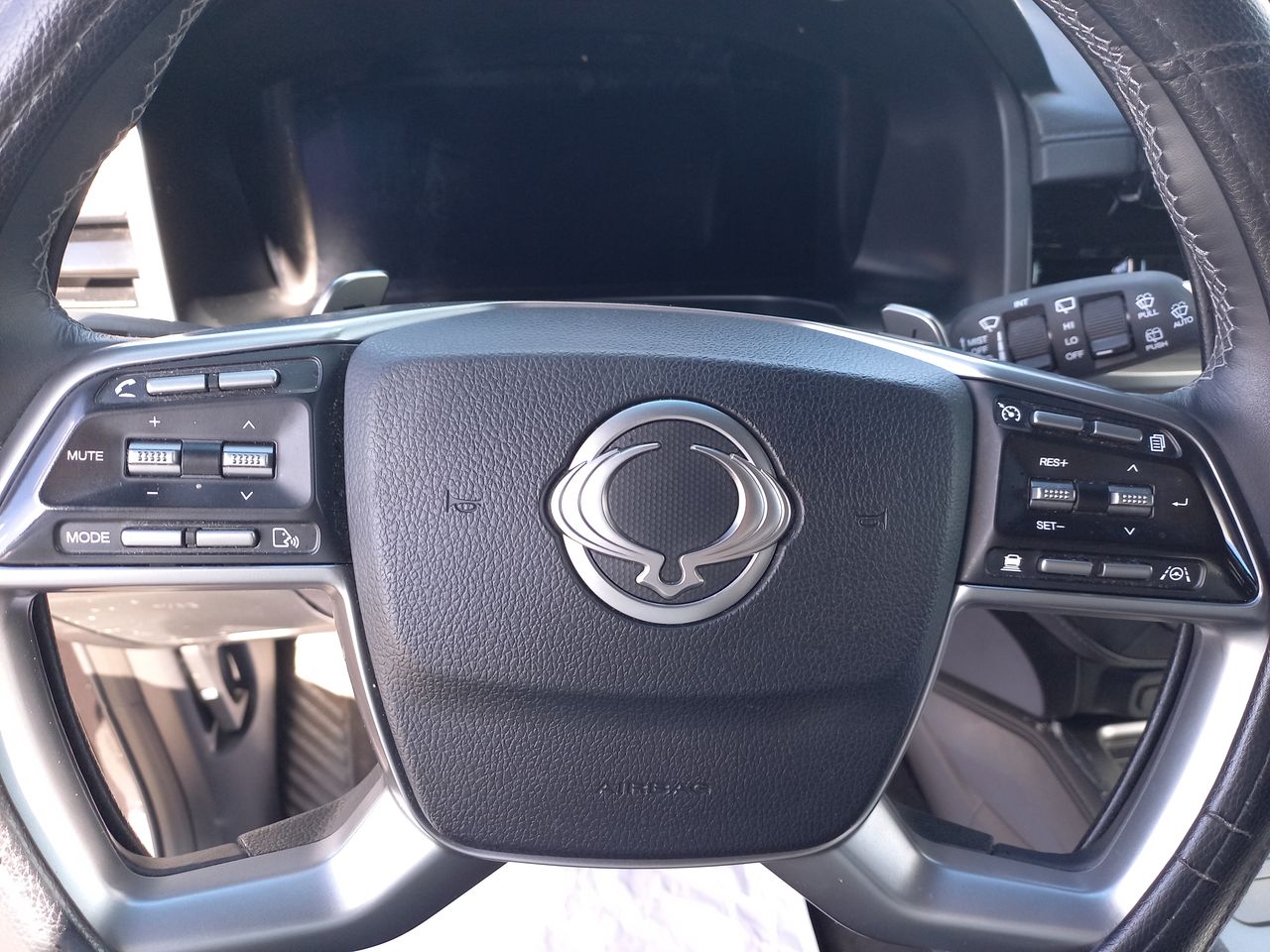 SSANGYONG - 26