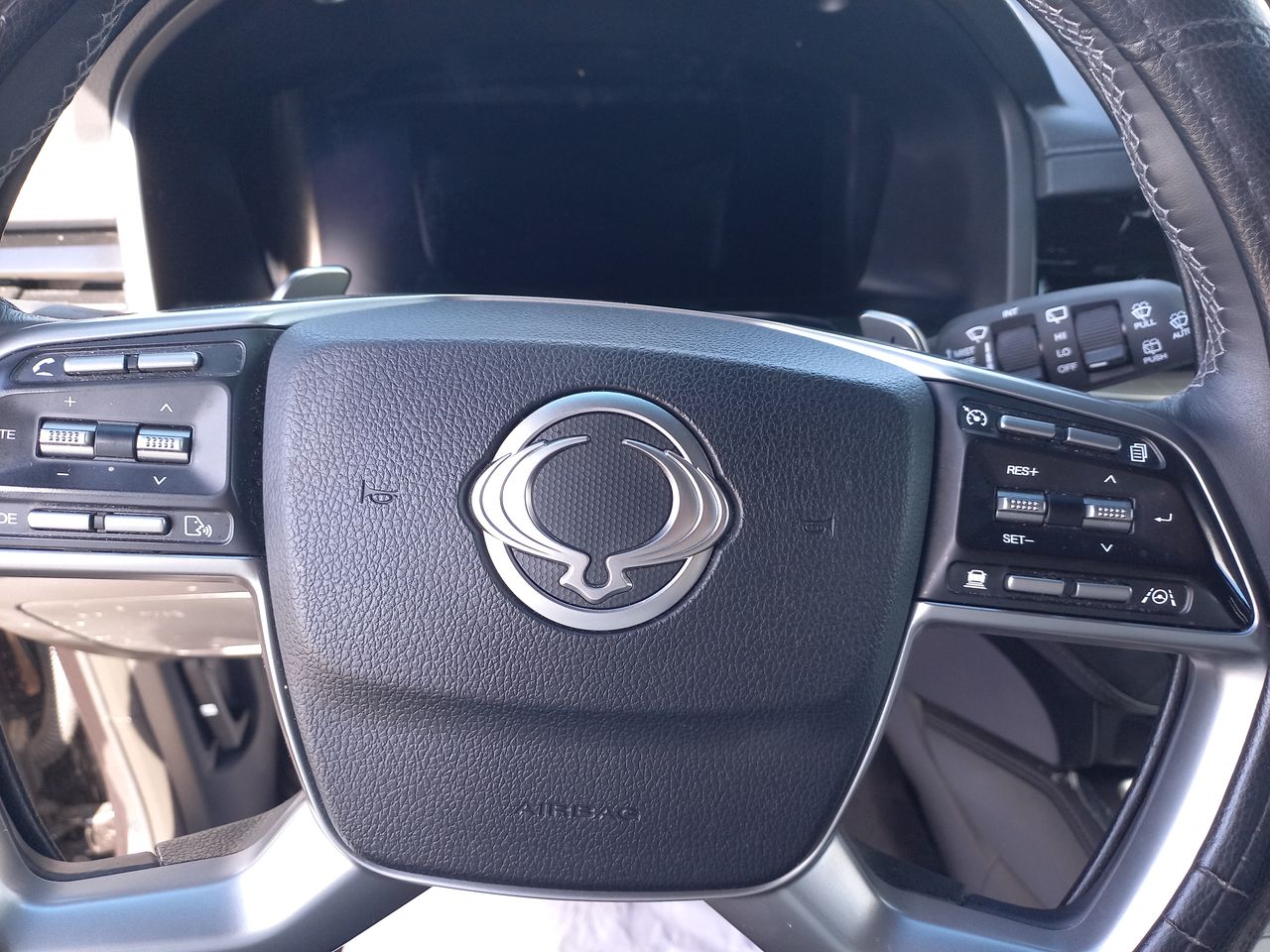 SSANGYONG - 27