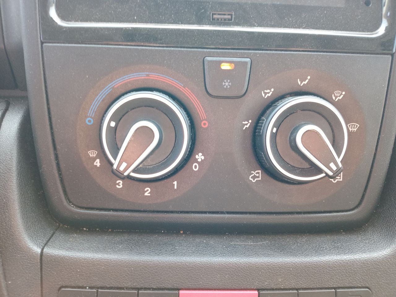 PEUGEOT - 27