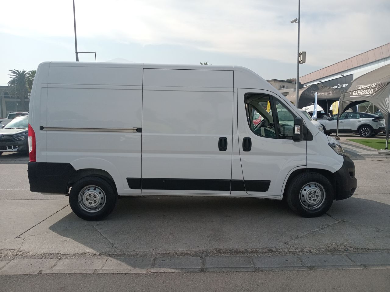 PEUGEOT - 8