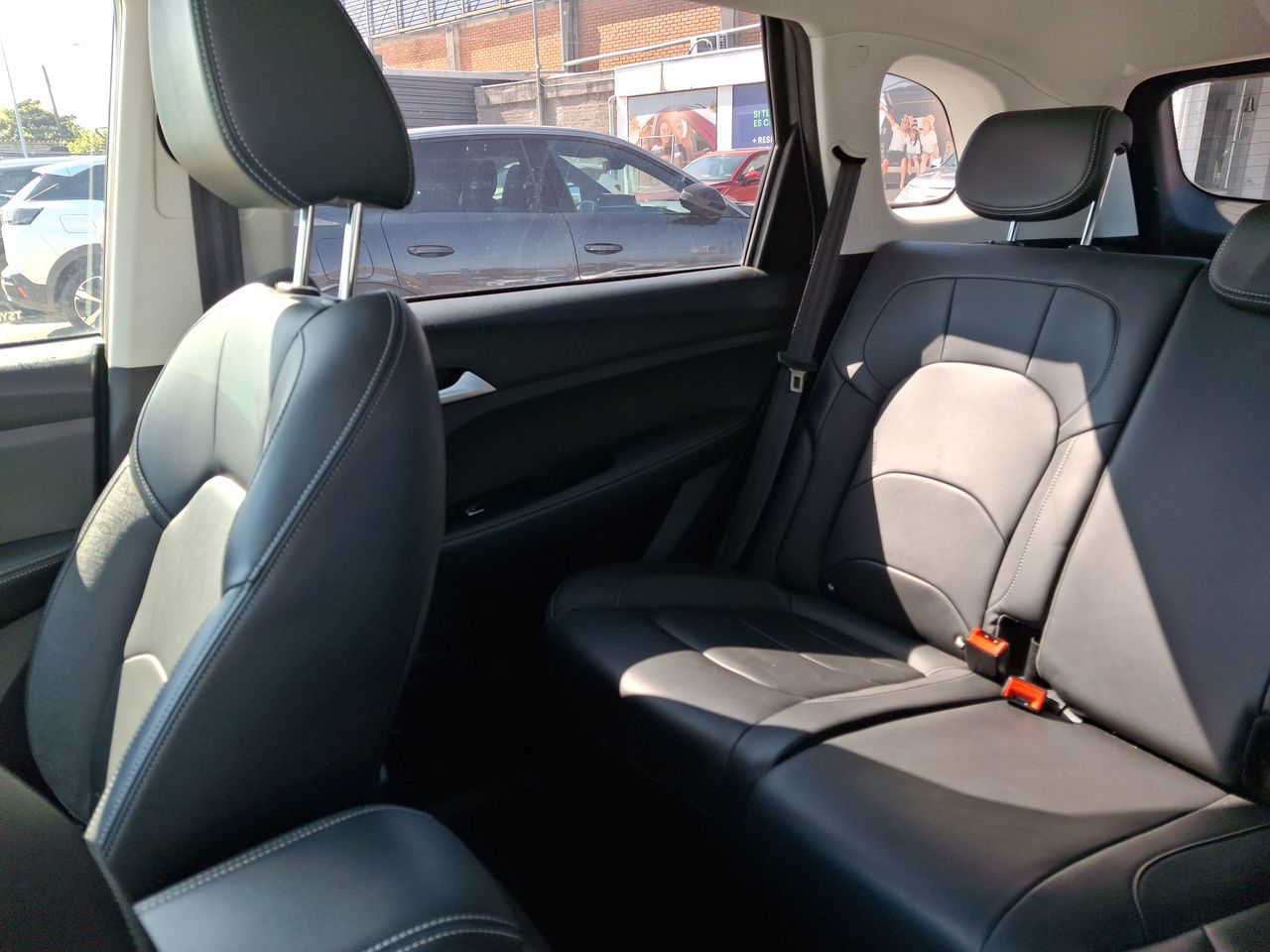 Chevrolet Captiva — foto 13 de 35