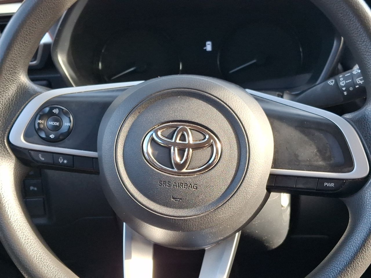 TOYOTA - 16