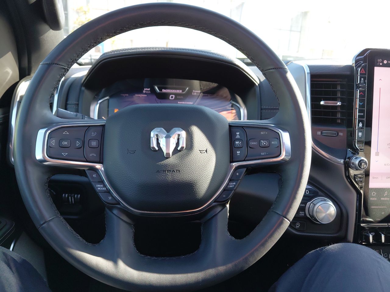 RAM 1500 — foto 16 de 26