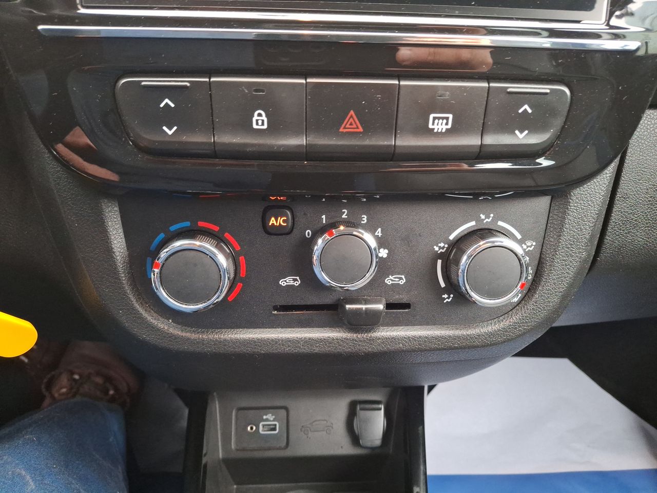 RENAULT - 27