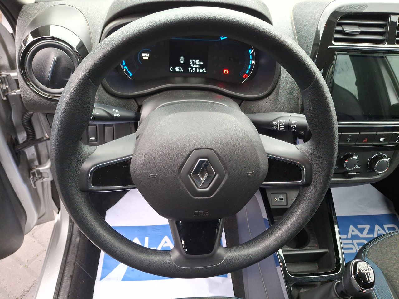 RENAULT - 23
