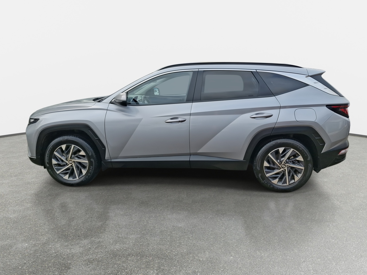 HYUNDAI - 4