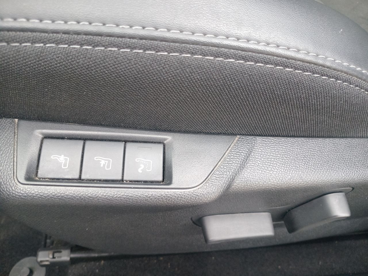 Peugeot 2008 — foto 15 de 28