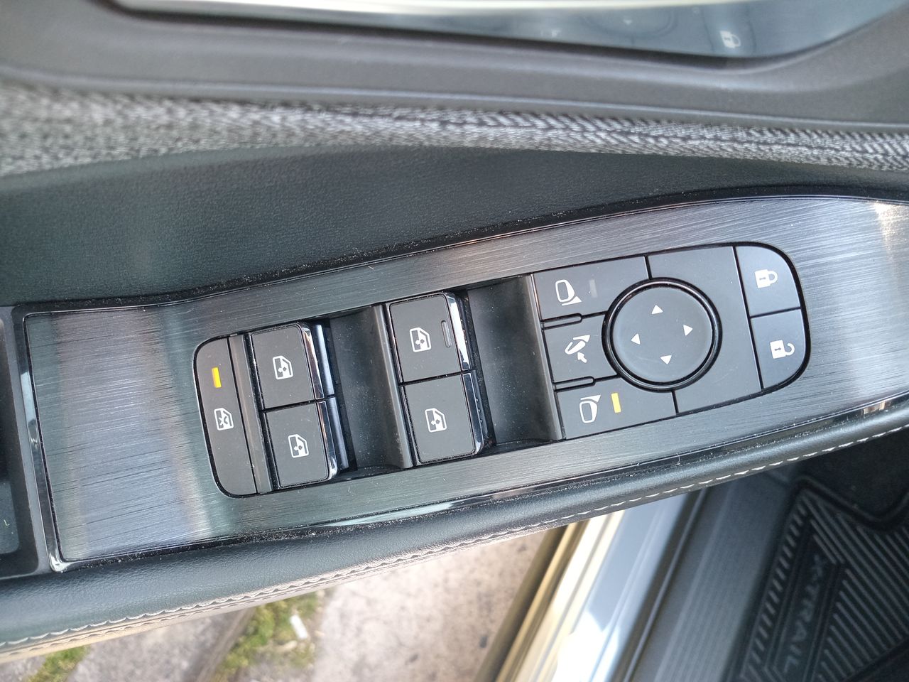 NISSAN - 22