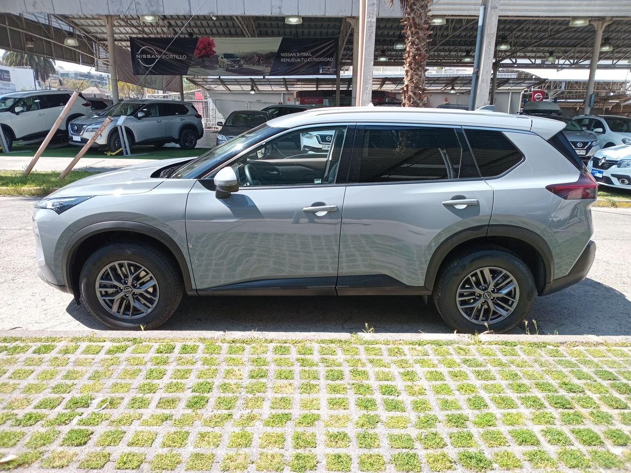 NISSAN - 4