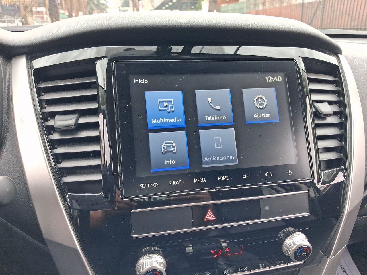 Mitsubishi Montero Sport — foto 20 de 29