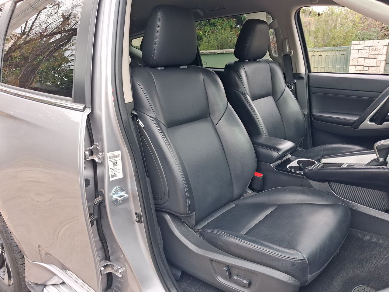Mitsubishi Montero Sport — foto 25 de 29