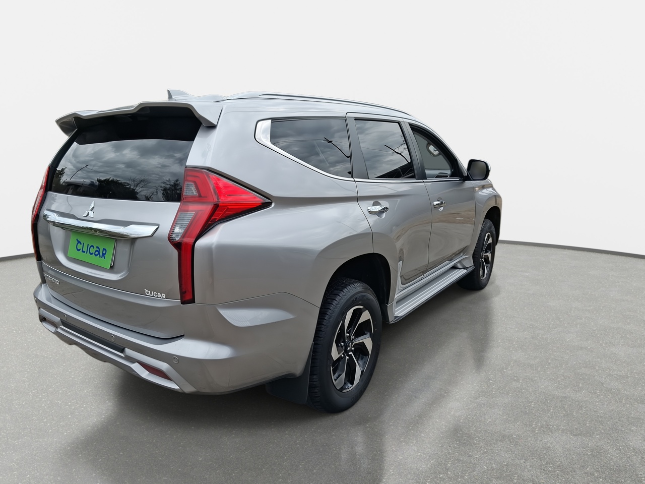Mitsubishi Montero Sport — foto 8 de 37