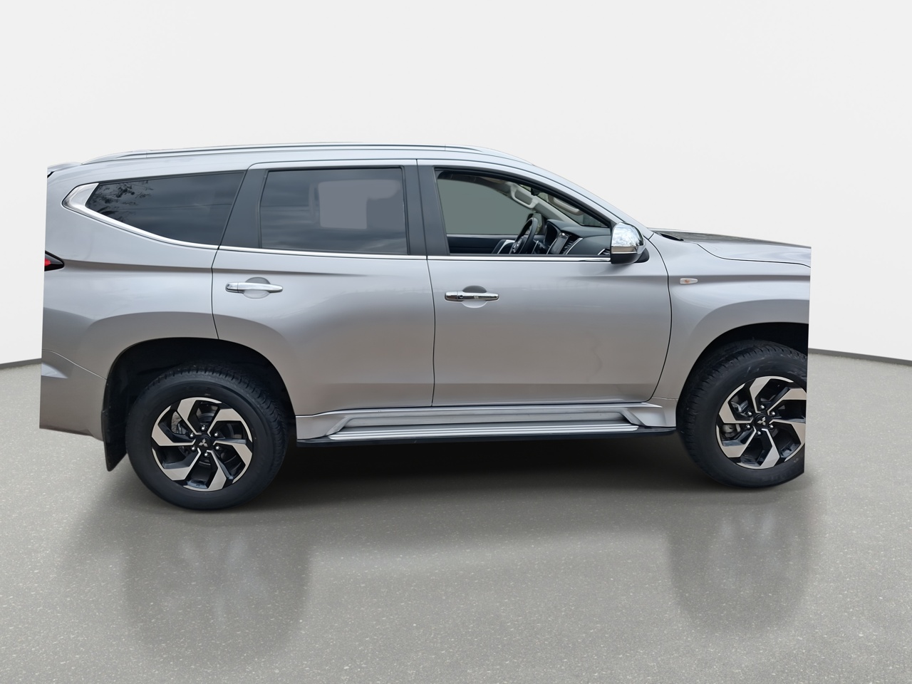 Mitsubishi Montero Sport — foto 9 de 37