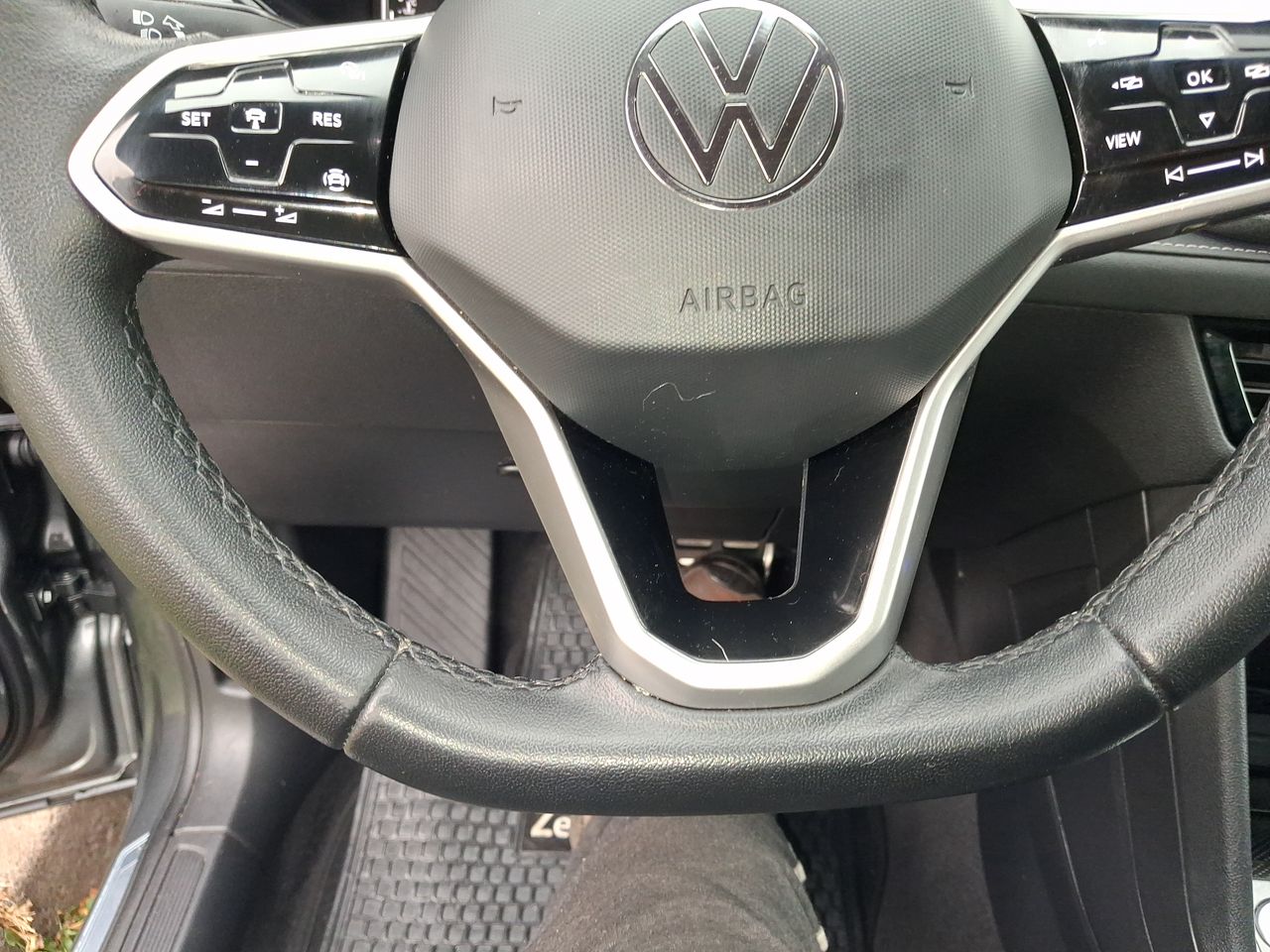 VOLKSWAGEN - 17