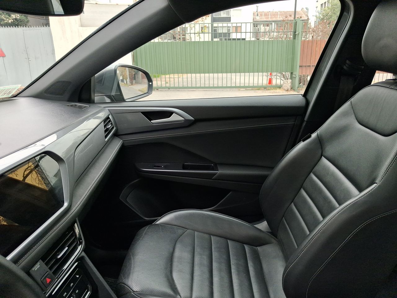 VOLKSWAGEN - 2