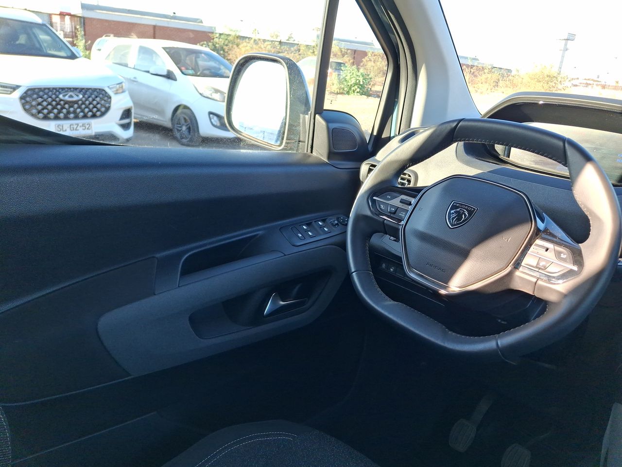 PEUGEOT - 8