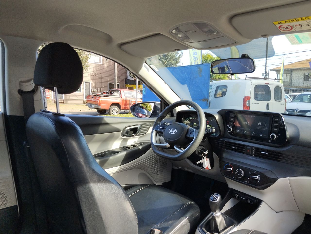 HYUNDAI - 16