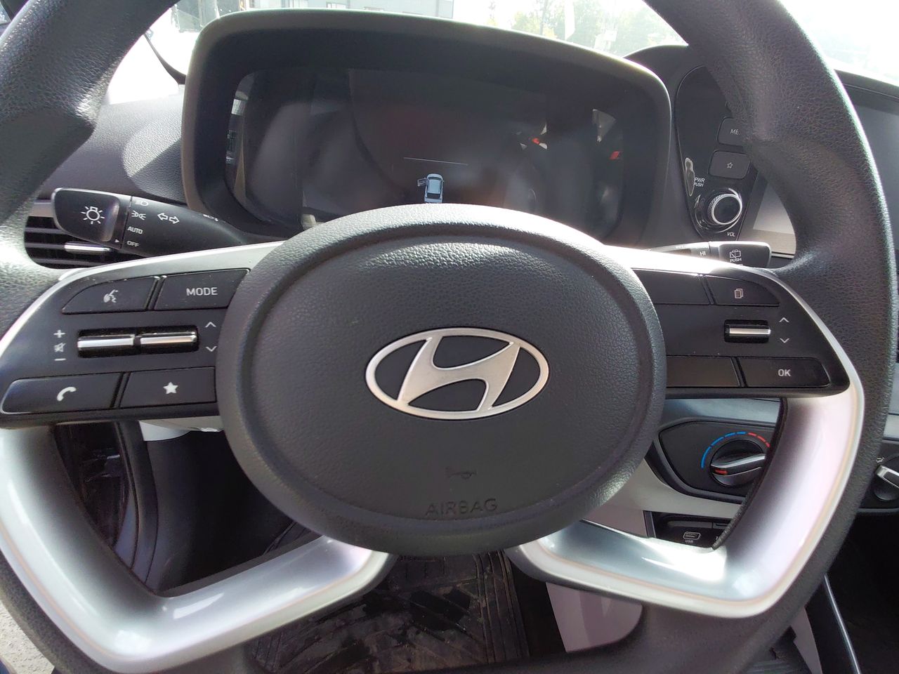 HYUNDAI - 23