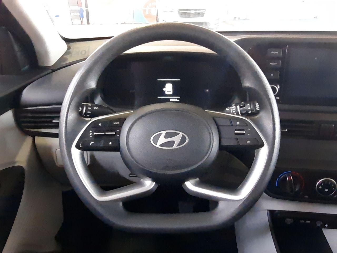 HYUNDAI - 25