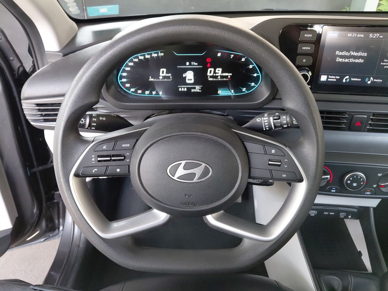 HYUNDAI - 23