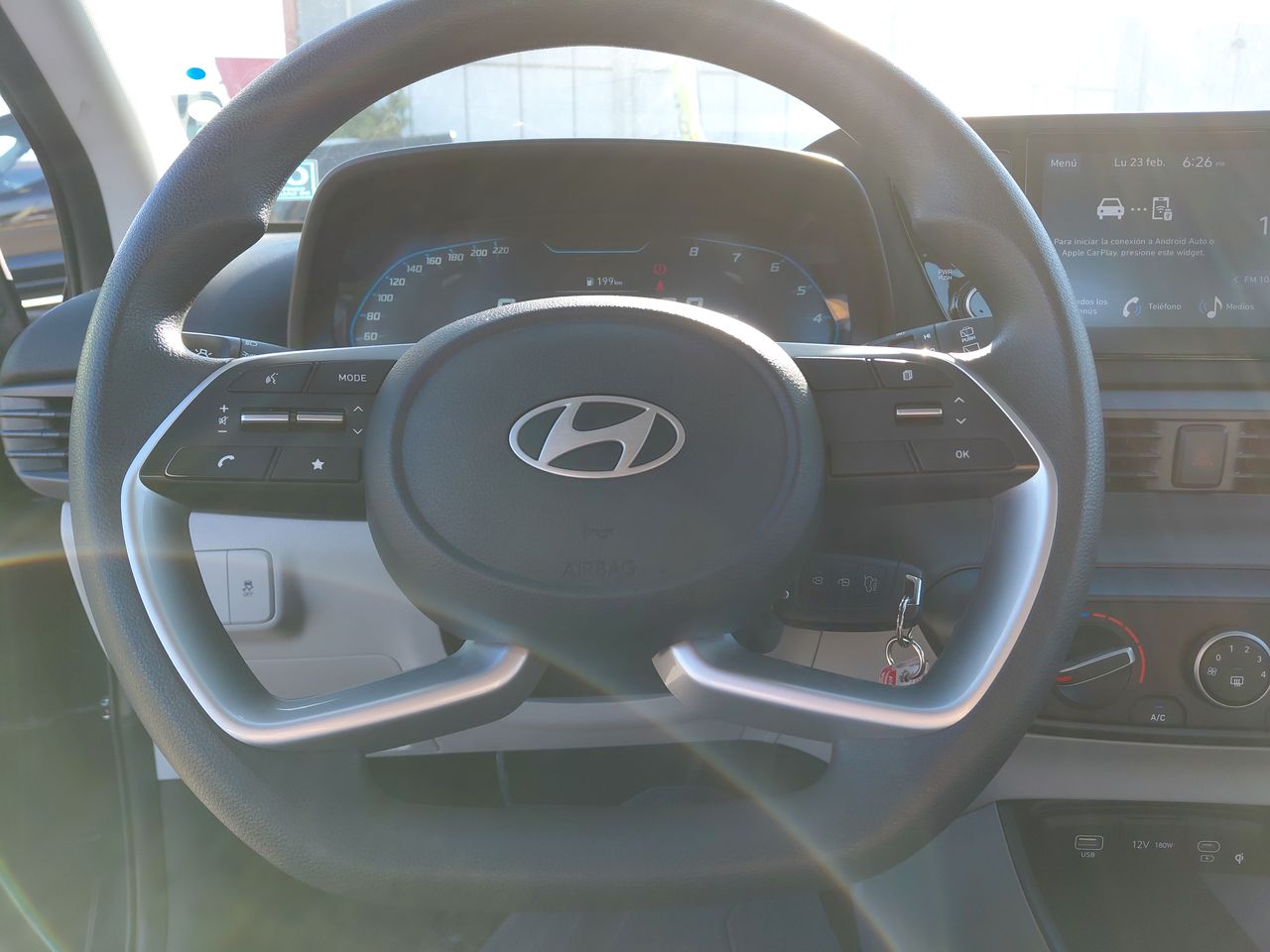 HYUNDAI - 20