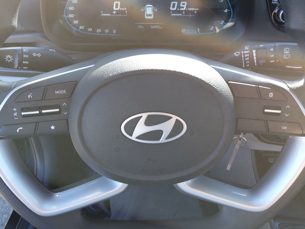 HYUNDAI - 21