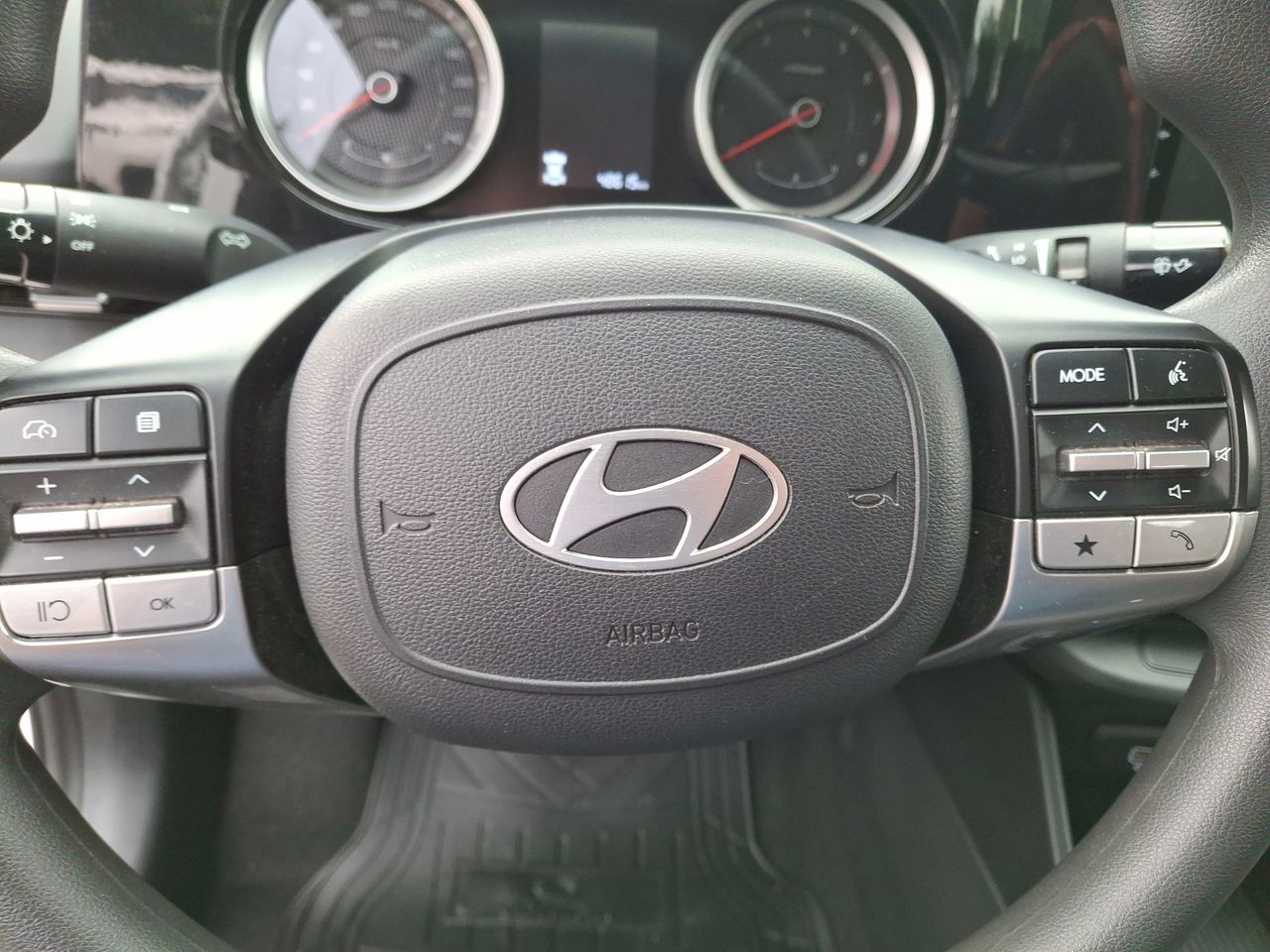 HYUNDAI - 24