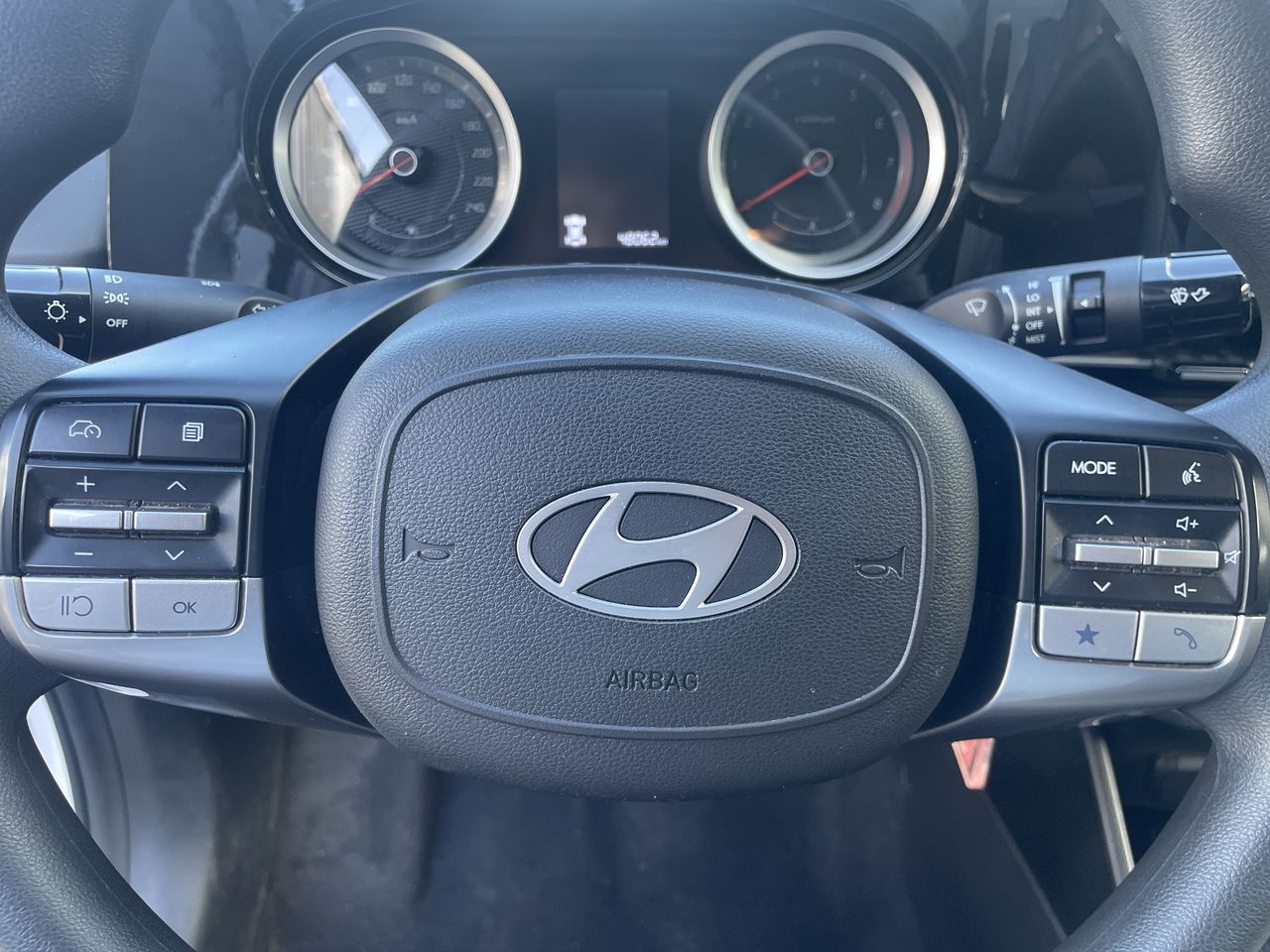 HYUNDAI - 25