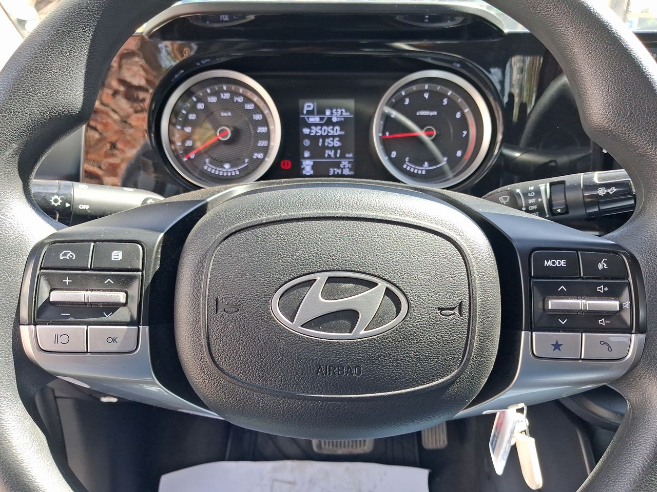 HYUNDAI - 23