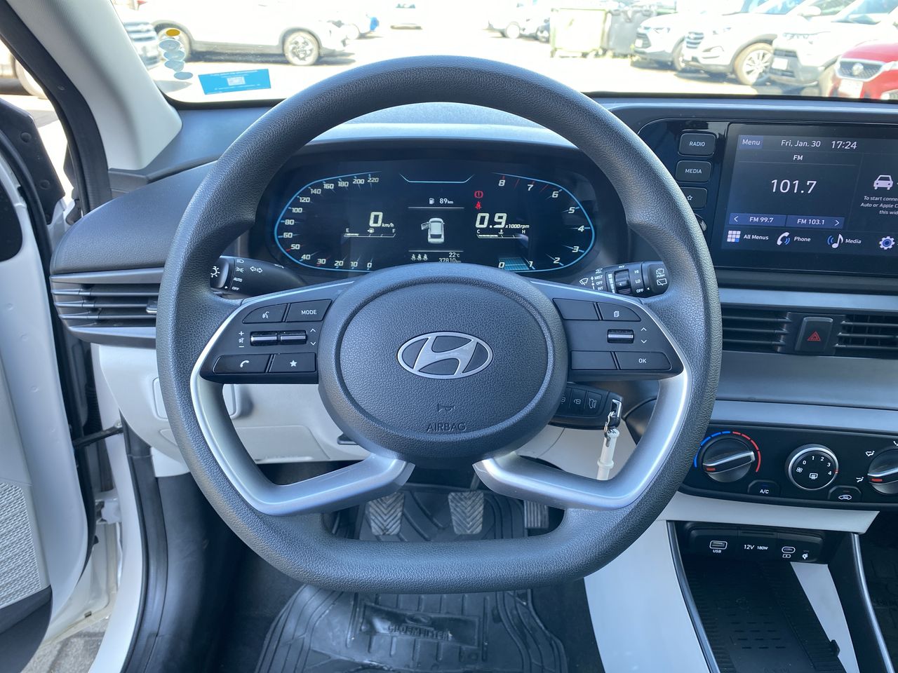 HYUNDAI - 25
