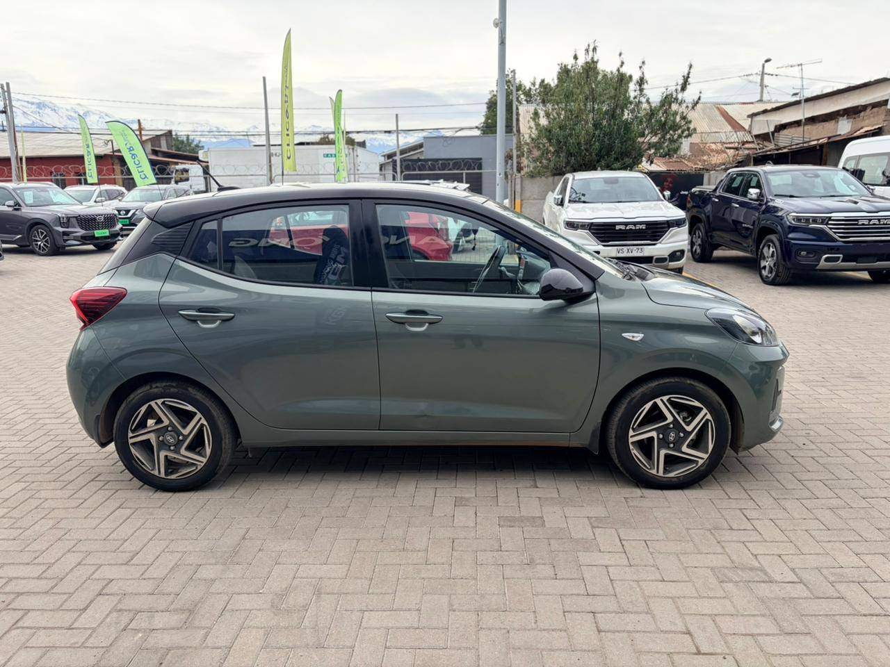 HYUNDAI - 3