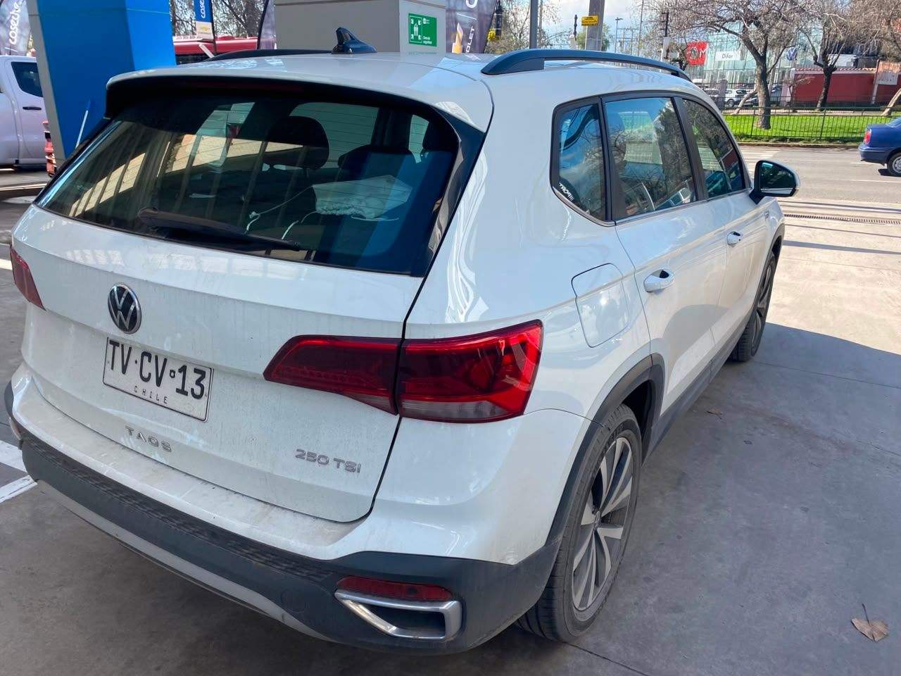 VOLKSWAGEN - 4